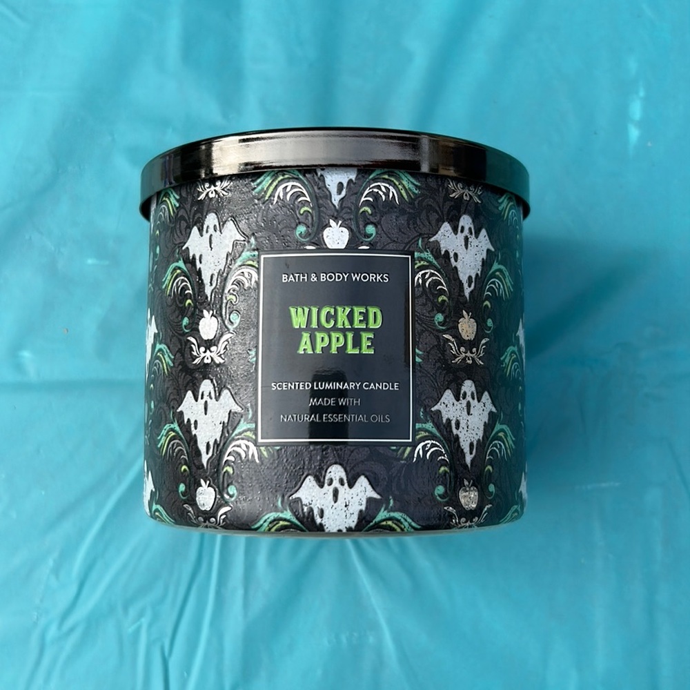 Bath & Body Works candle